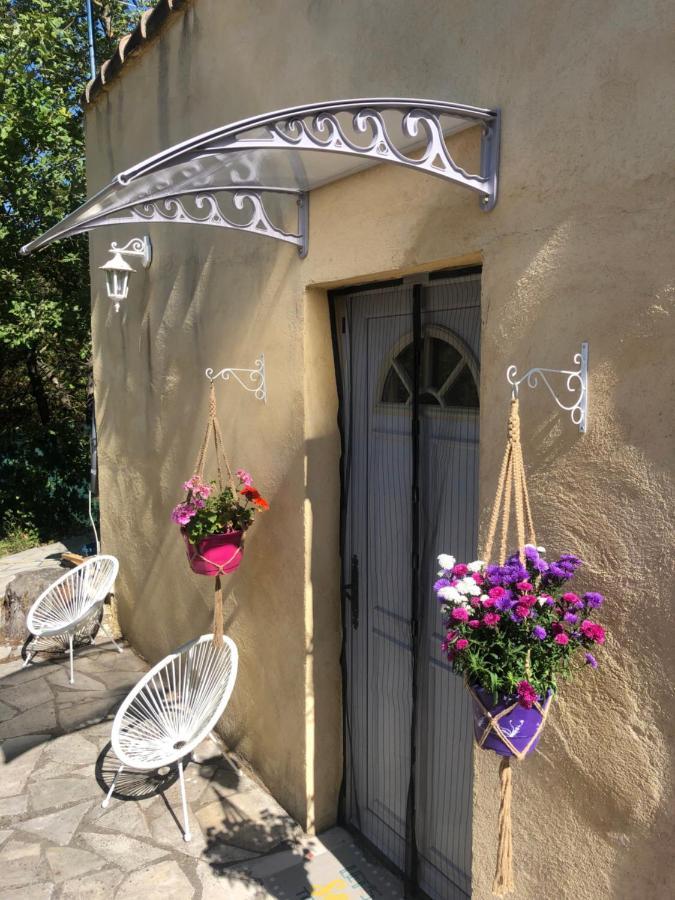 L'Escapade. Entre Aix Et Marseille, Studio Pleine Nature. Fuveau Exterior photo